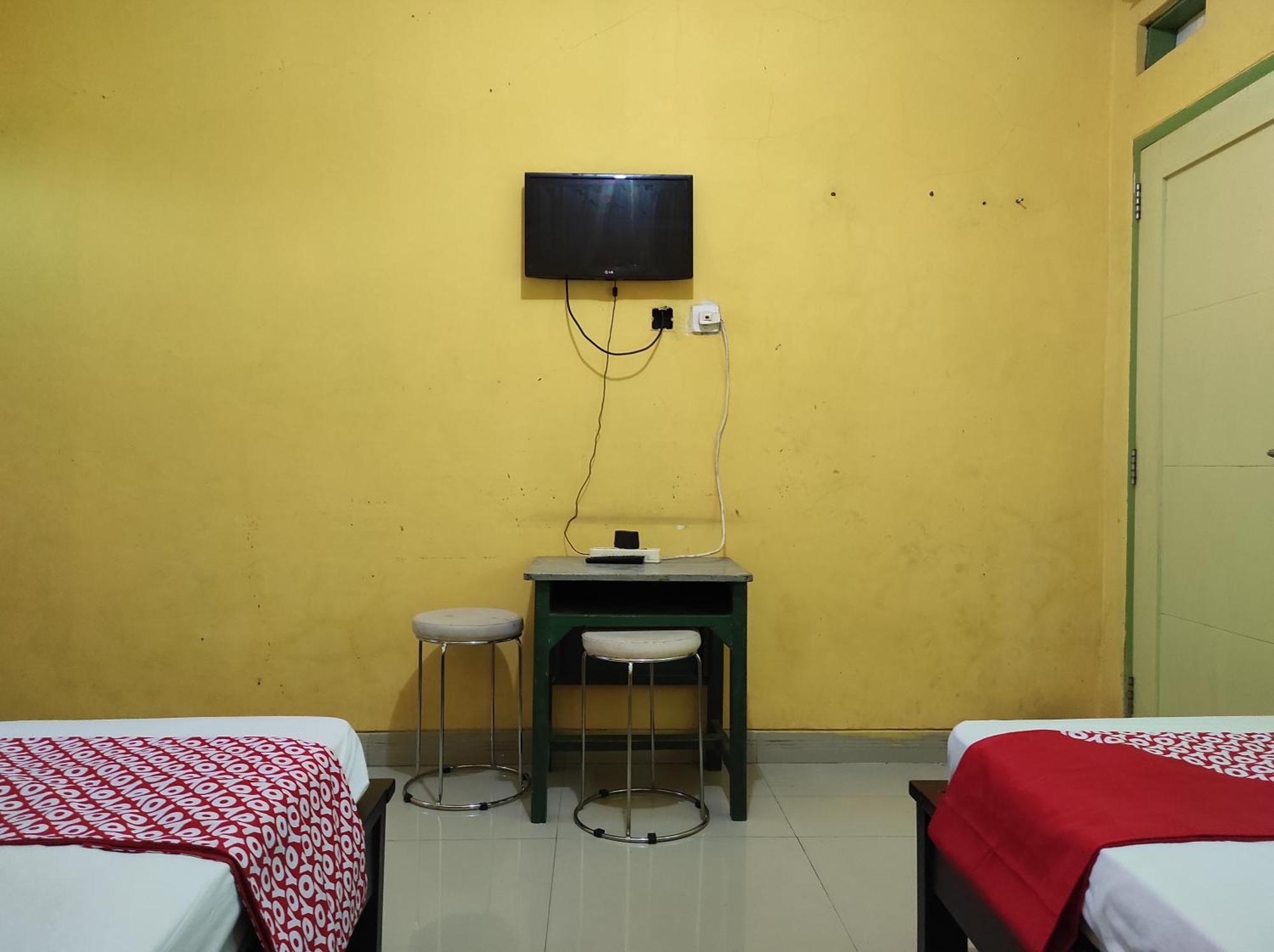 Oyo 90333 Wisma Tenang Jaya Syariah Majalengka Exteriér fotografie